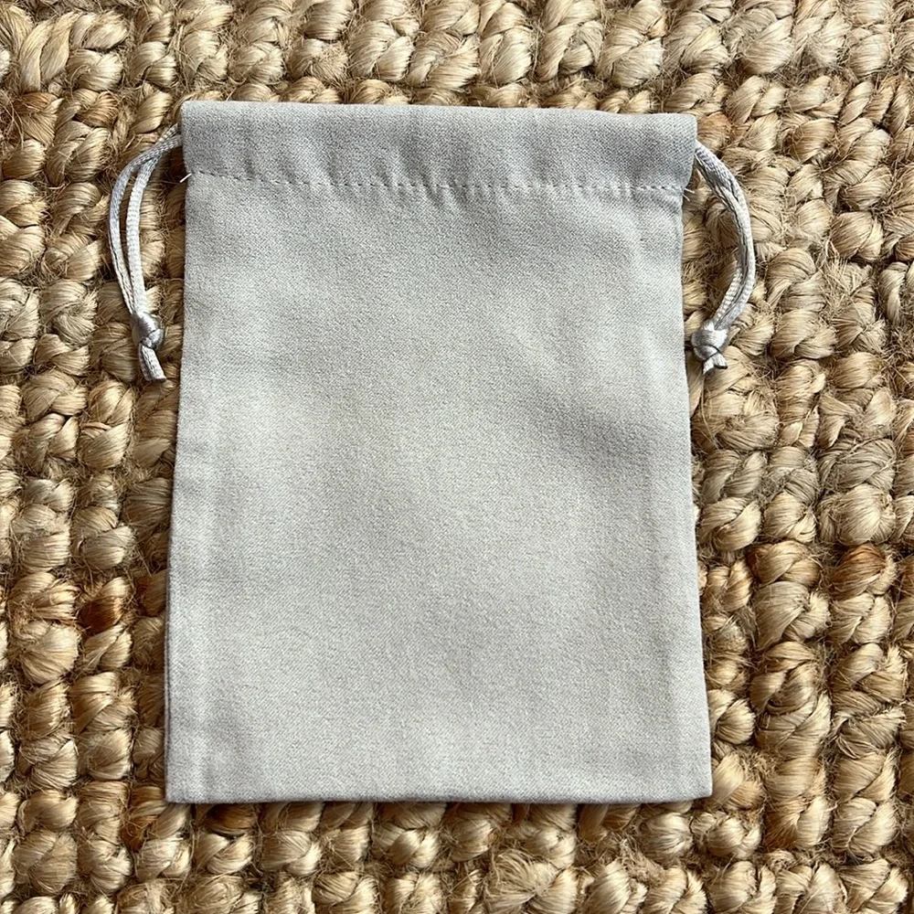 Kendra Scott Jewelry Bags - Picture 3 of 3